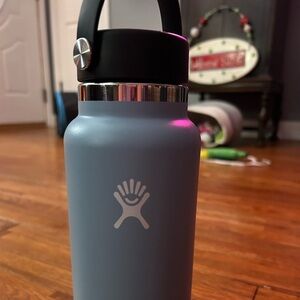 Hydro Flask light blue Insulated Bottle